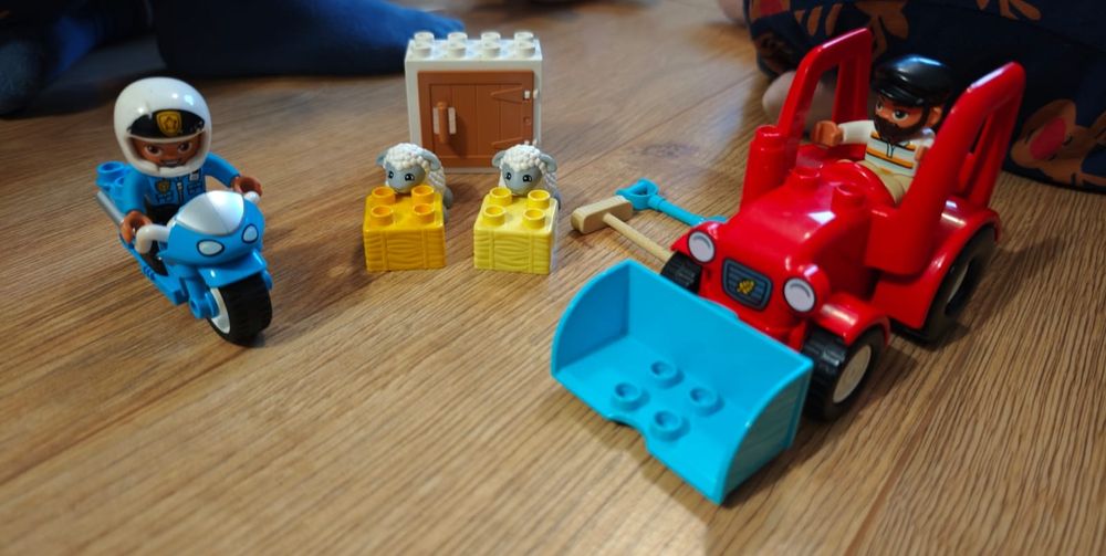 Vând LEGO DUPLO 4,5 kg + placă verde BONUS