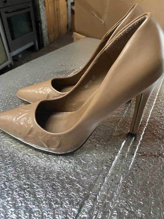 Обувки за  на висок ток