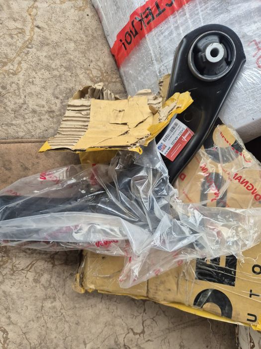 Рычаг передний правый ,elantra cn7