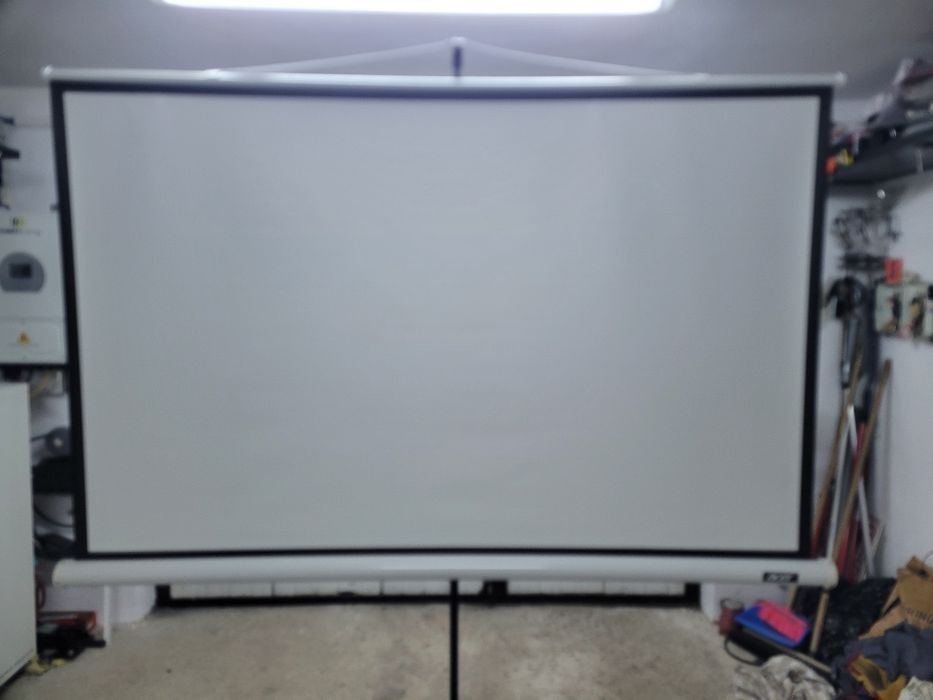 Ecran proiecție Acer 82 inchi( 208 cm)