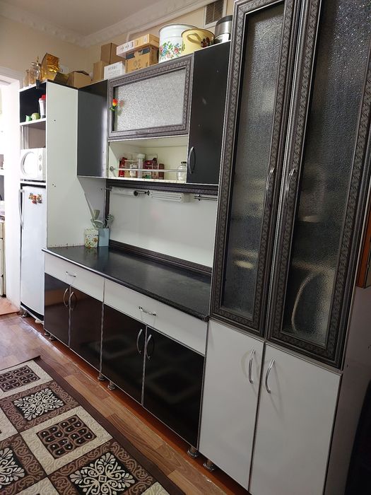 Ошхона мебели тезда сотилади