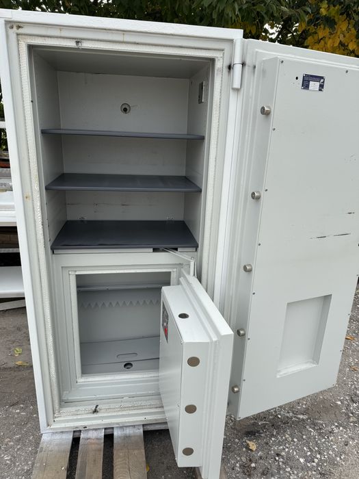 Огнеопорен сейф, Каса