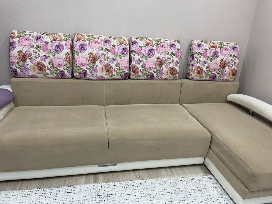 Диван угловой для гостиной