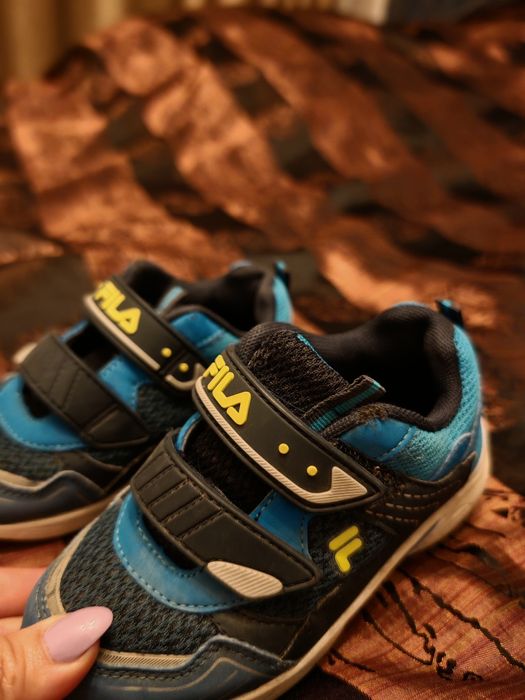 Adidași Fila băieți mărimea 26