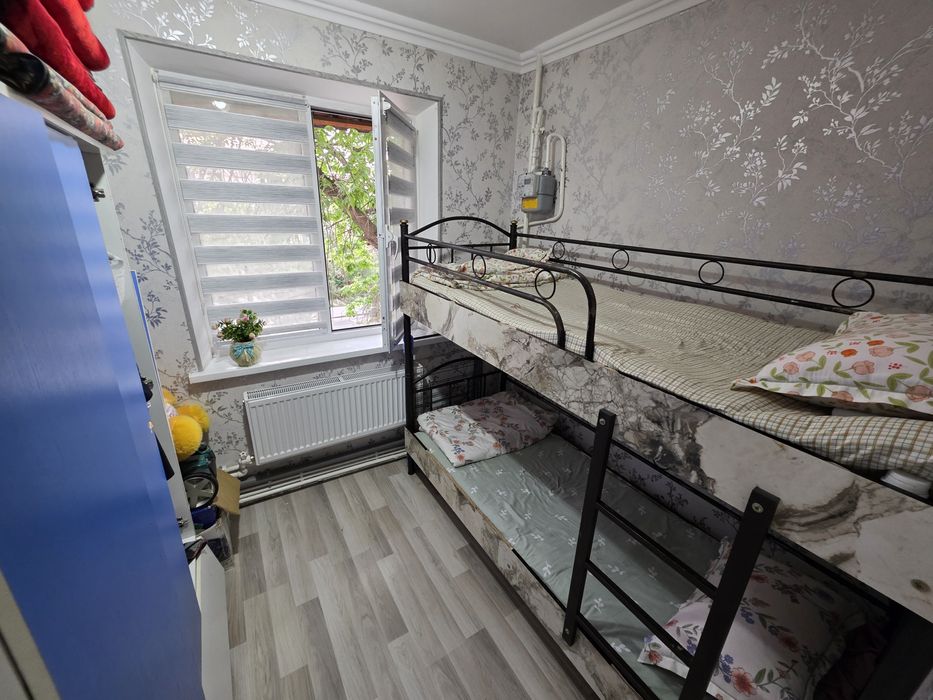 Фрунзенский масивда 2 хонали квартира сотилади