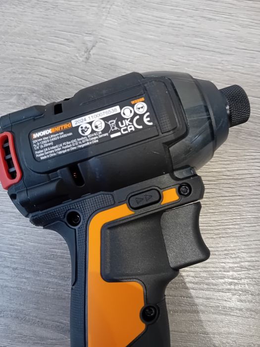 Mașina de înșurubat cu impact WORX WX 265