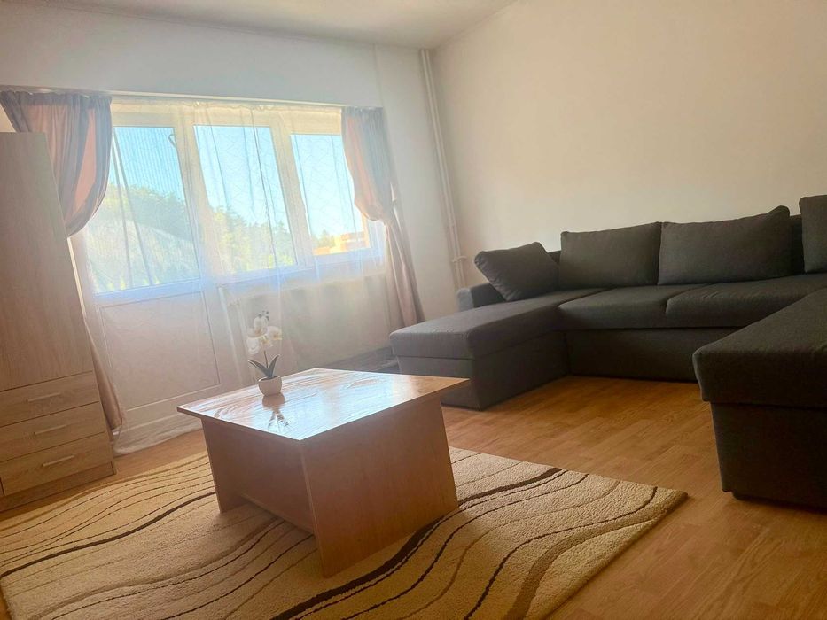 Închiriere Garsonieră Decomandată – Zonă Răcădău (Bld. Muncii) | Vedere spre Tâmpa