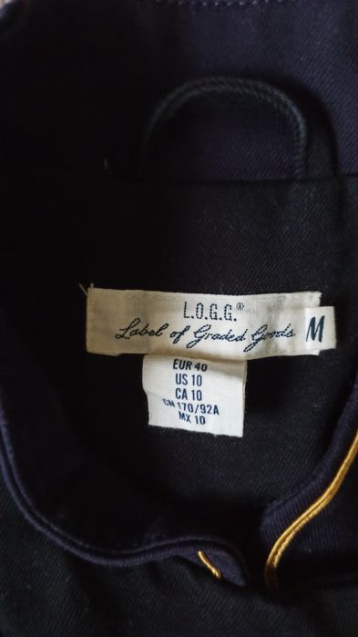 Sacou negru cu albastru închis