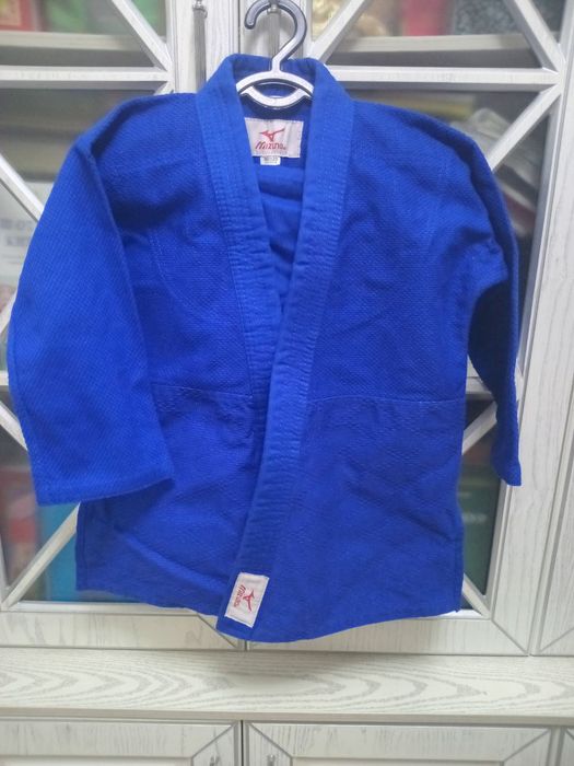 Продам детскую форму для дзюдо