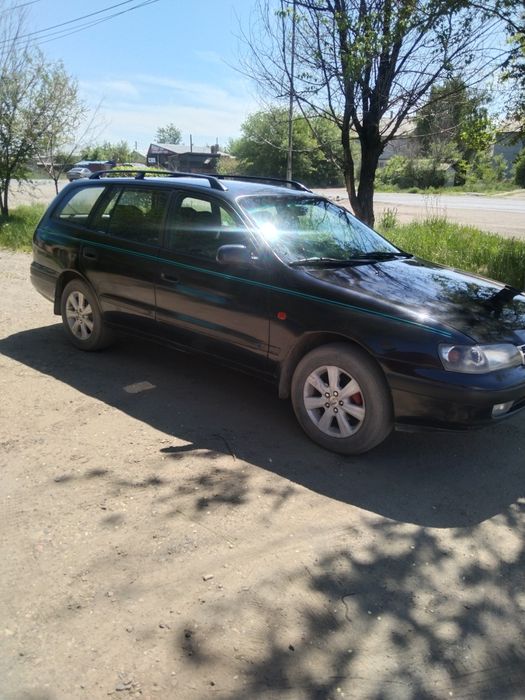 Продам тайота карина е универсал!
