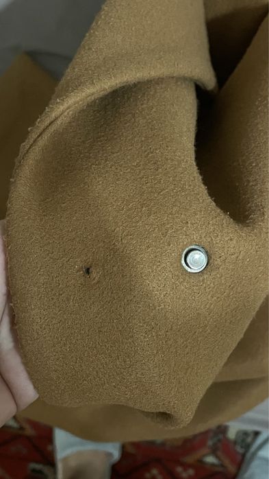 Продается бежевое пальто