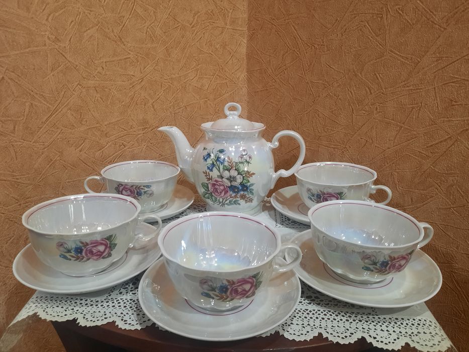 Редкость! Красивый чайный набор из 5 чайных пар и чайника. Туймазински