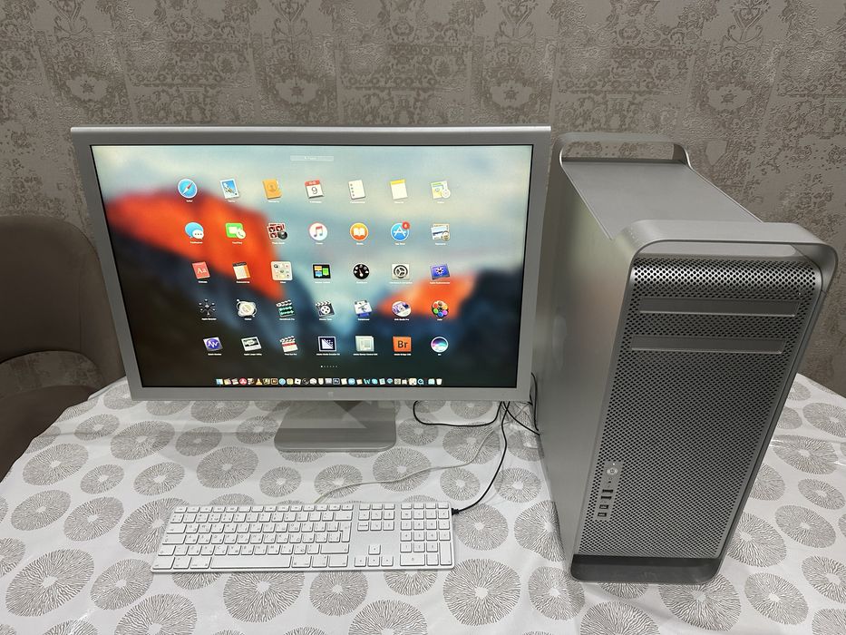 Apple Mac pro 5.1 с мощными параметрами с большим монитором 30 эпл