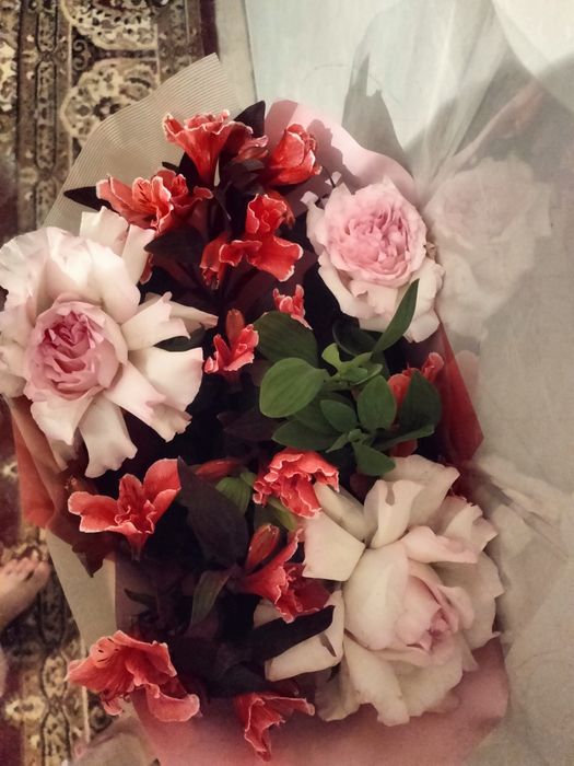 Әдемі свежи гүл сатылады 20000 т