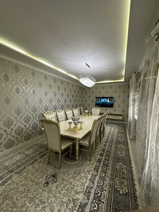 Sotiladi srochno Olmazor taxtapul hovli ful

3/1/1.

Площадь: 112 м² 8
