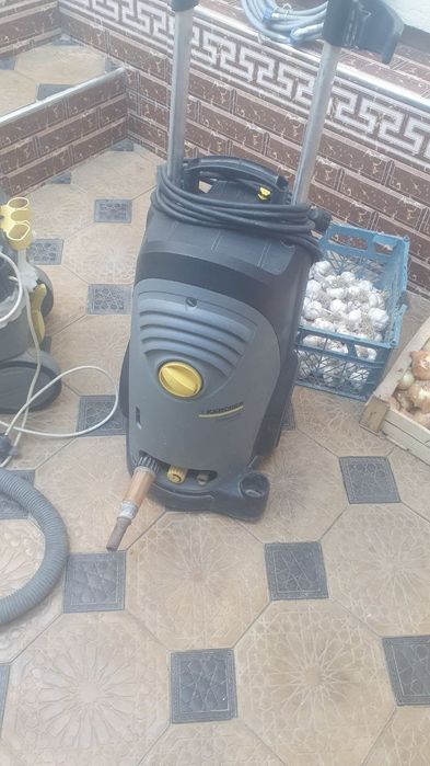 Karcher 5/15 sotiladi.