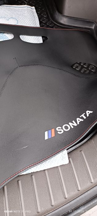 Продам накидку на панель хундай саната