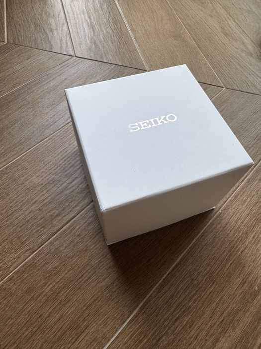 Чисто нов Часовник Seiko SRPD-57K1  с метална каишка