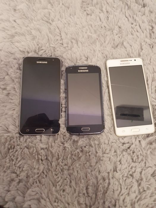 Vând lot de telefoane