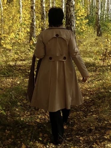 Плащ шикарный на 48 размер