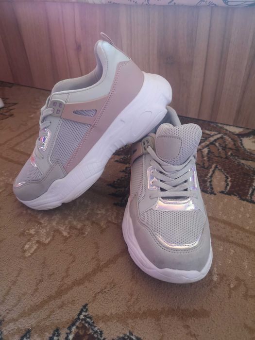 Дамски маратонки