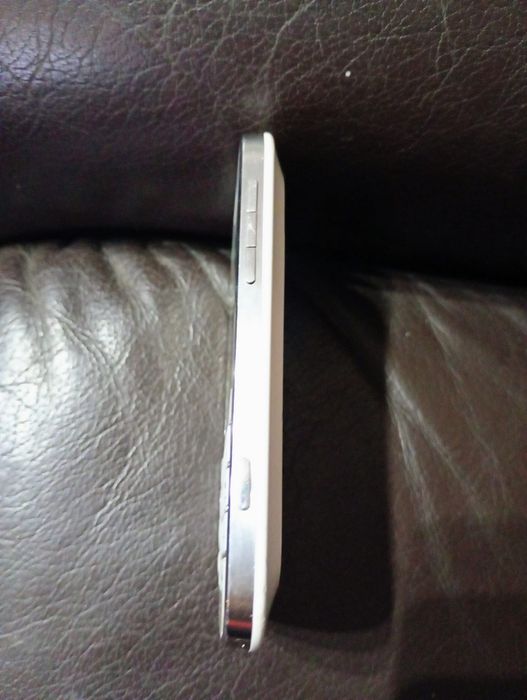 Blackberry Bold Touch 9900 ( decodat)