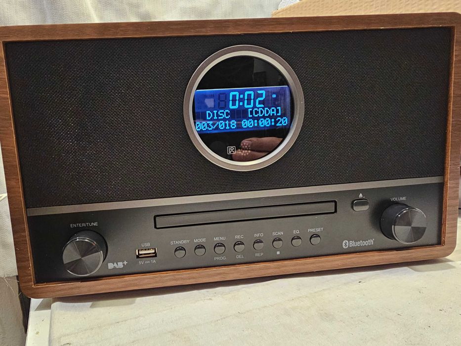 Sistem audio retro All-in-One ENVIVO cu radio digital DAB+/FM, CD player MP3, Bluetooth, USB inregistrare si carcasa din lemn