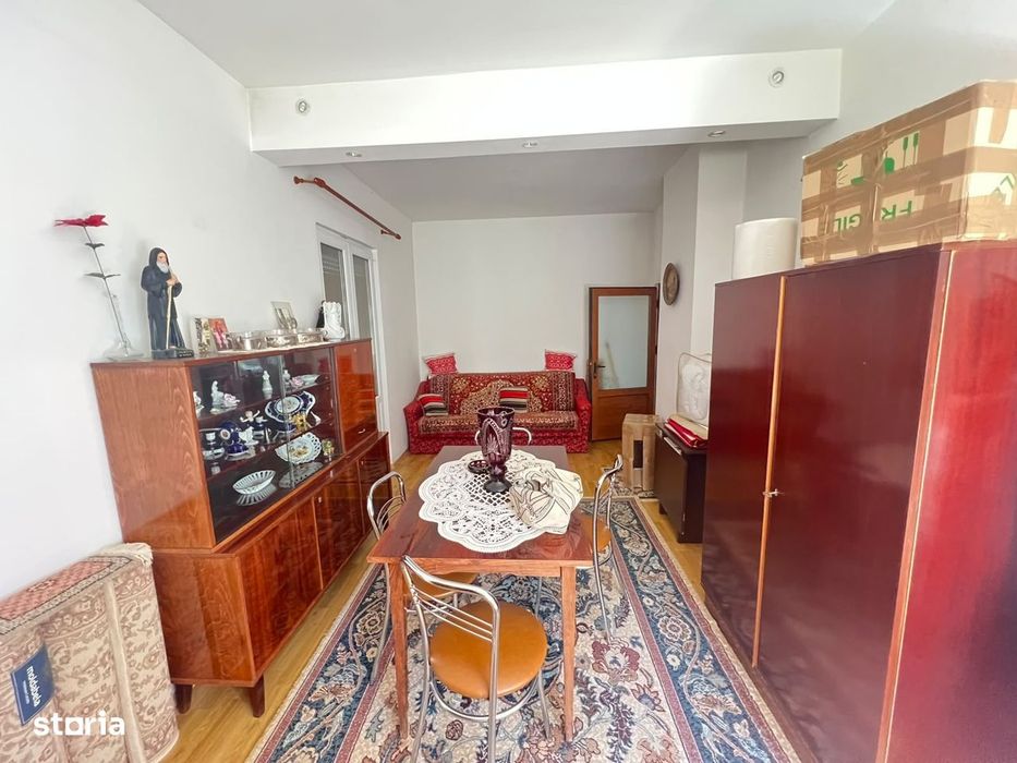 Apartament-2-Camere-Decomandat-La-Casa-Pivnita-Pod-Curte-Comuna