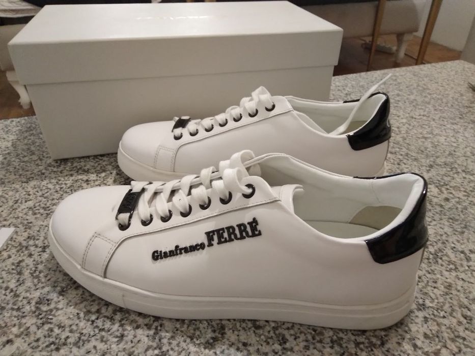 Продаются кроссовки брендовые