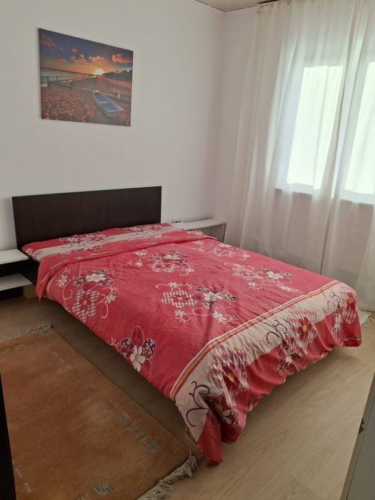 Închiriez apartament