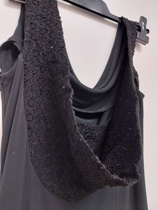 Rochie neagră ocazii