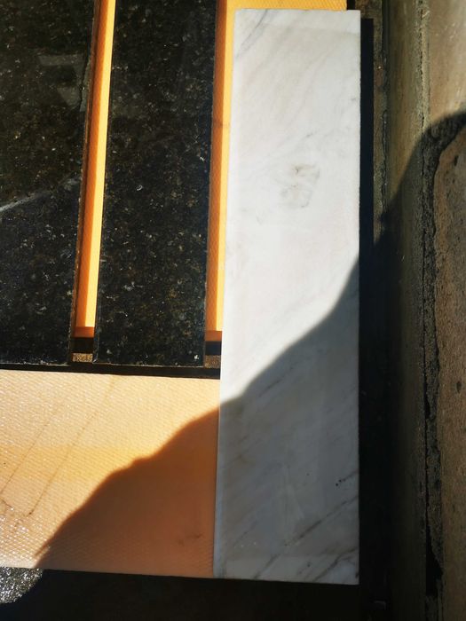 Glafuri / pervaze din granit și marmură – diverse dimensiuni (6 bucăți)