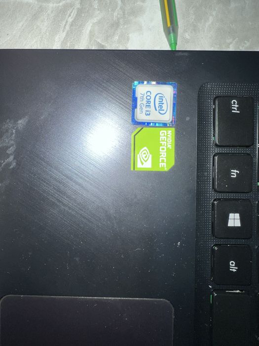 Продам офисный ноутбук