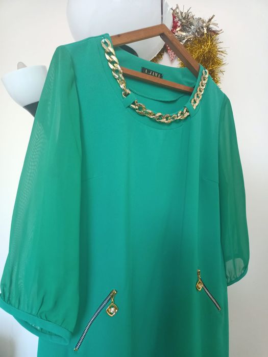 Продам платье б/у