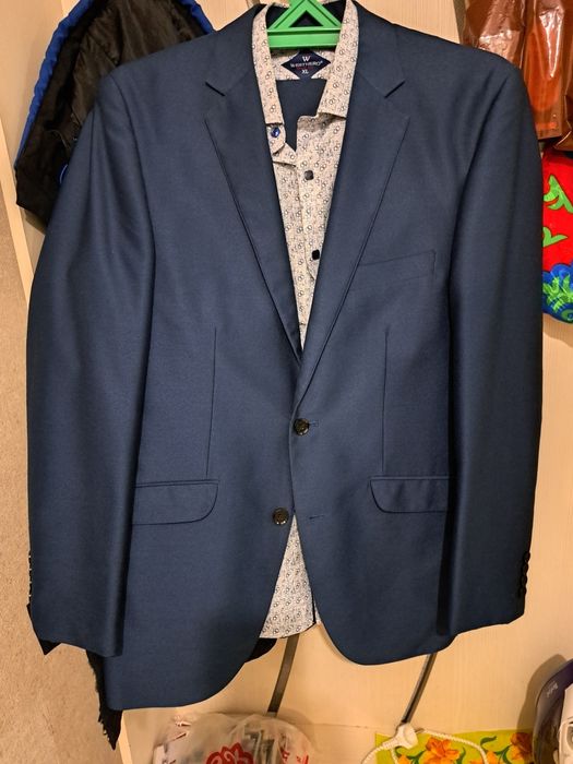 Продам костюм синий