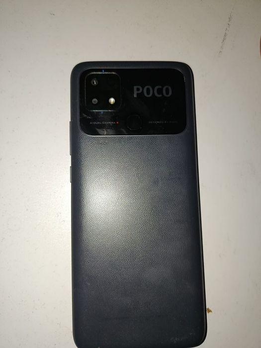 Телефон Poco c40