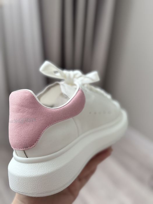 Продам кроссовки Mcqueen натуральная кожа