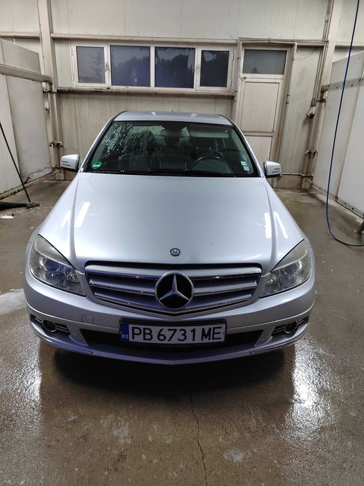 Предна броня за w204 mercedes C220 avangard