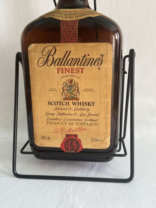 Люлка, празна бутилка от уиски Ballantines , 3L