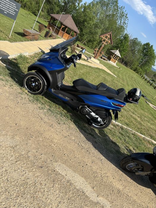 Vand piaggio MP3 se conduce cu B !!