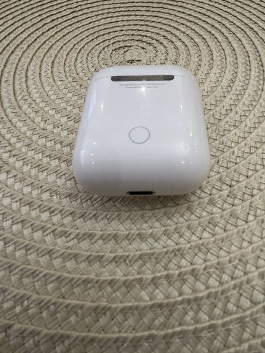 Apple AirPods  2