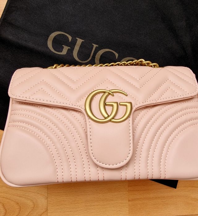 Geanta damă, model Marmont,logo mat auriu,saculet, etichetă