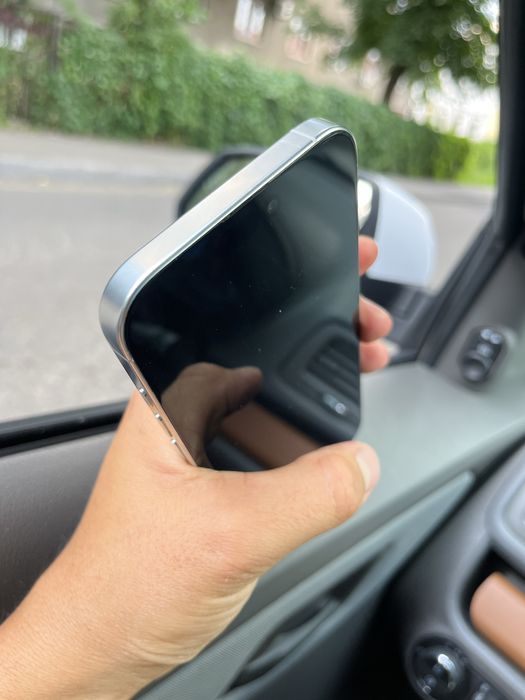 Iphone 16 pro max заблокирован