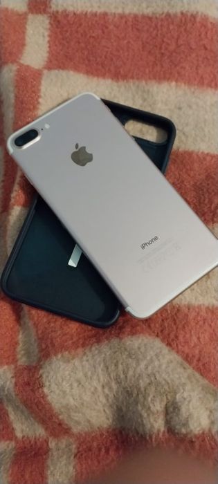 Продам iphone 7+