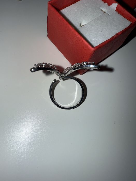 Кольцо бабочка регулирующееся.