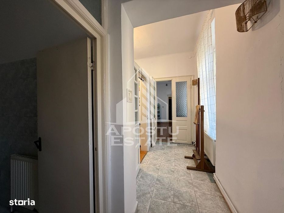 Apartament 3 camere, parter înalt,  plus garsonieră complet amenajată