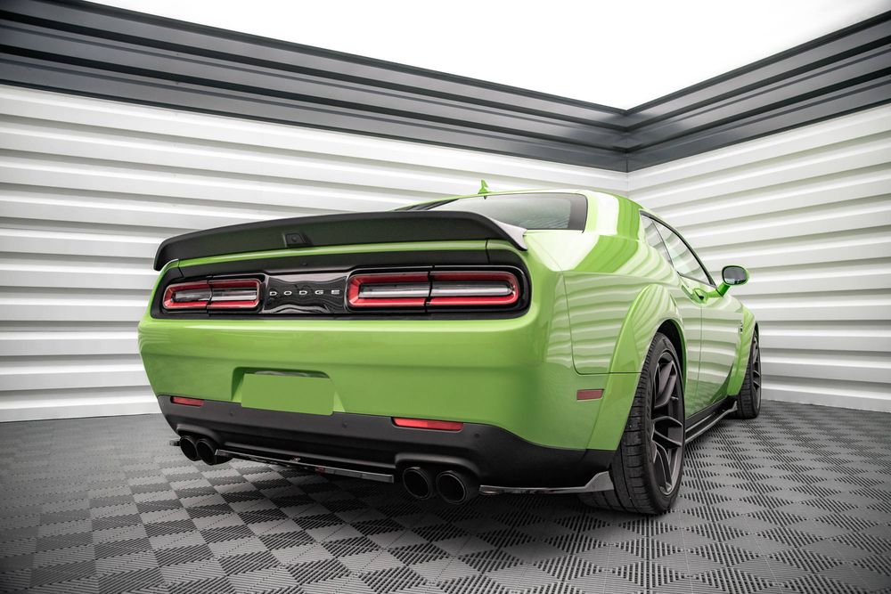 Добавка за задна броня Maxton design за Dodge Challenger SRT (2017-2018)