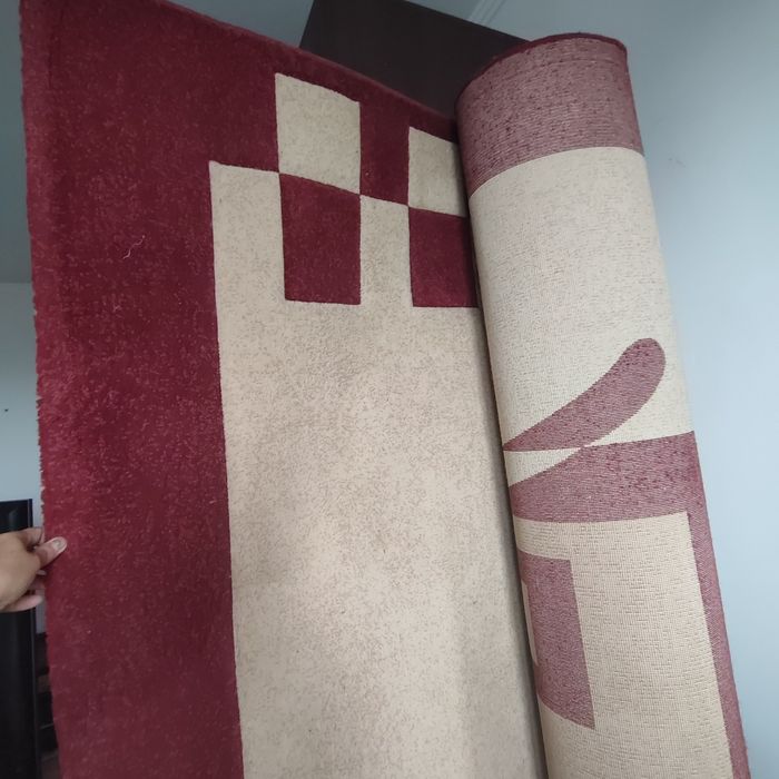 Продам ковёр песочного цвета
