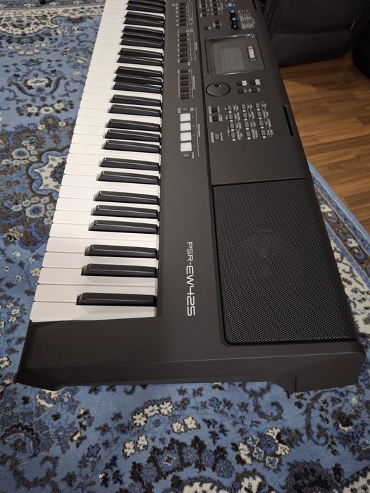 Orga Yamaha PSR EW 425
