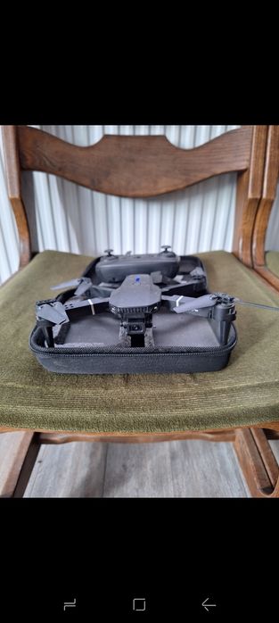 Vând dronă cu cameră